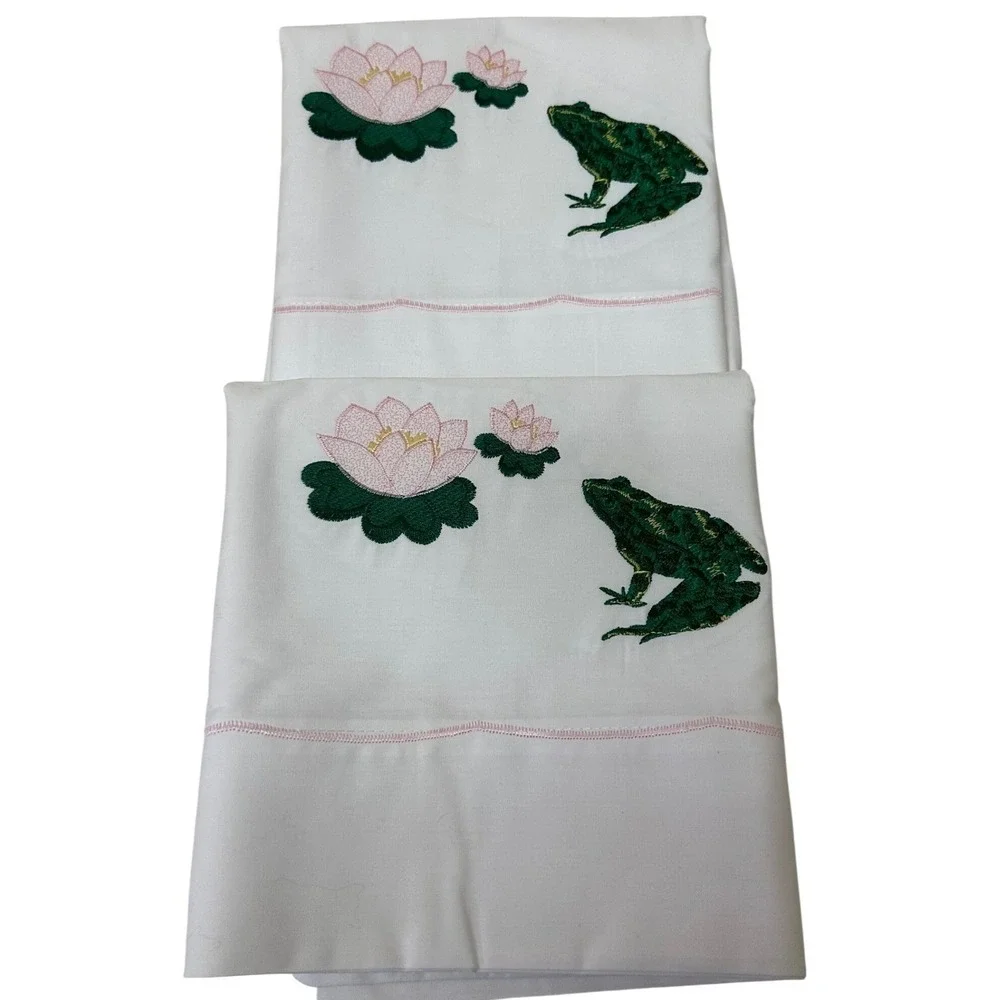1888 Mills Frog and Lotus Embroidered Pillowcase Set White No Iron Percale T-200